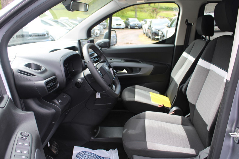 Photo 8 de l'offre de CITROEN BERLINGO 5 PLUS BLUE HDI 100 CV GPS CARPLAY CAMÃRA I-COKPIT USB JA 16 FULL LED RÃGULATEUR à 24990€ chez Bougel transactions