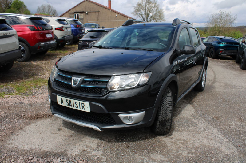 Photo 4 de l'offre de DACIA SANDERO III STEPWAY DCI 90 GPS MÃDIA USB LEDS ABS RÃGULATEUR BLUETOOTH RADARS CLIMAT DIESEL à 10900€ chez Bougel transactions