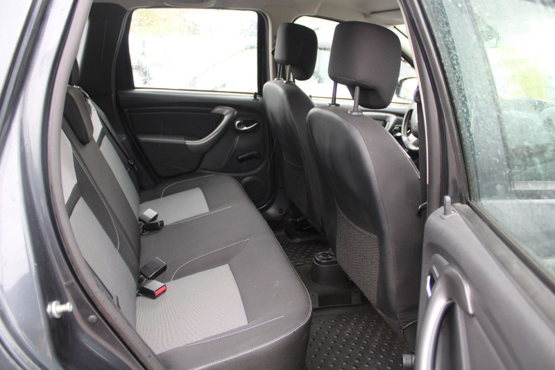 Photo 10 de l'offre de DACIA DUSTER II LAUREATE PLUS 1L5 DCI 110 CV "4X4" CLIM MP3 USB BLUETOOTH ATTELAGE ROUE SECOURS à 13500€ chez Bougel transactions