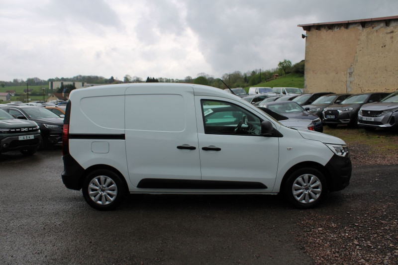Photo 5 de l'offre de RENAULT EXPRESS VAN CONFORT BLUE DCI 95 CV CLIM AUDIO MP3 ATTELAGE USB RE BLUETOOTH REVETEMENT BOIS à 18990€ chez Bougel transactions