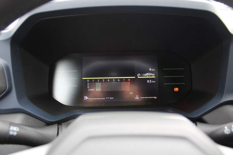 Photo 17 de l'offre de DACIA DUSTER VI JOURNEY ECO GPL TCE 100 CV GPS 3D CAMÃRA 360Â° PK HIVER JA 18 FULL LED RÃGULATEUR à 24990€ chez Bougel transactions