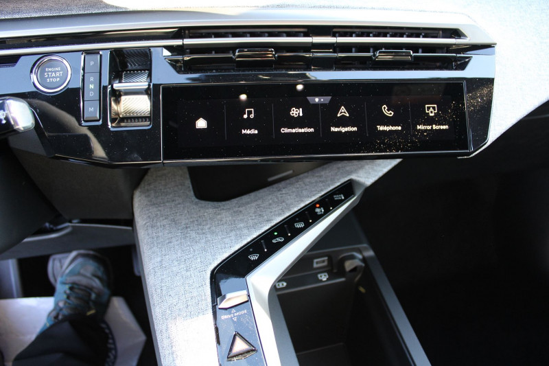Photo 17 de l'offre de PEUGEOT 3008 PHASE 5 ALLURE 145 CV HYBRIDE GPS 3D CAMÃRA USB JA 19 FULL LED I-COKPIT BOITE AUTO DCS-6 à 34500€ chez Bougel transactions