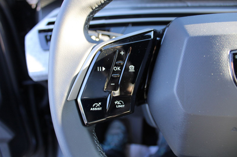 Photo 16 de l'offre de PEUGEOT 3008 PHASE 5 ALLURE 145 CV HYBRIDE GPS 3D CAMÃRA USB JA 19 FULL LED I-COKPIT BOITE AUTO DCS-6 à 34500€ chez Bougel transactions