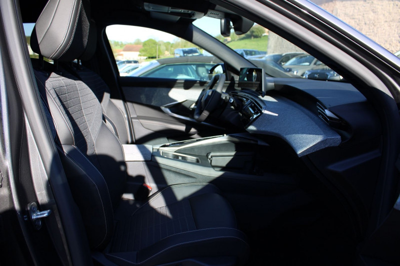 Photo 10 de l'offre de PEUGEOT 3008 PHASE 5 ALLURE 145 CV HYBRIDE GPS 3D CAMÃRA USB JA 19 FULL LED I-COKPIT BOITE AUTO DCS-6 à 34500€ chez Bougel transactions