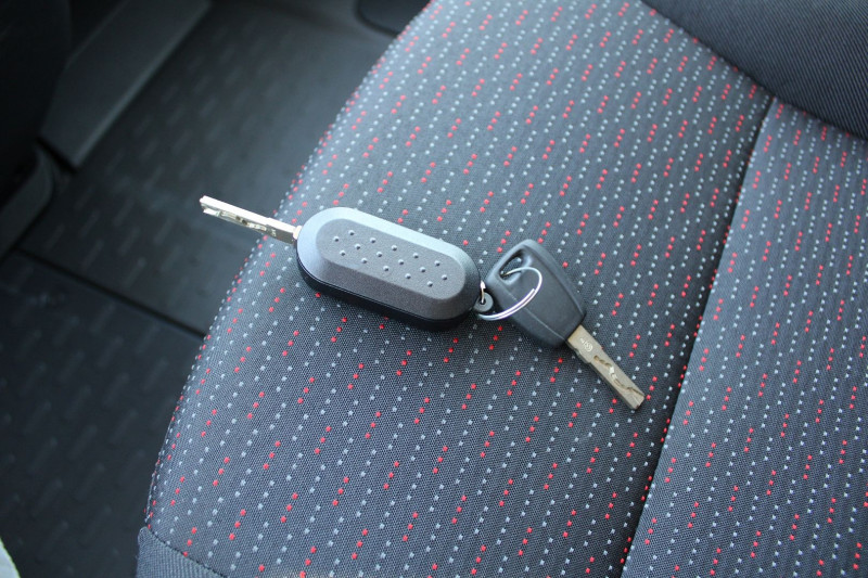 Photo 12 de l'offre de CITROEN JUMPER FG BLUEHDI 120 L2 H2 DIESEL 2L2 BOITE 6 CLIMAT ABS RÃGULATEUR BLUETOOTH  3 PLACES à 26900€ chez Bougel transactions