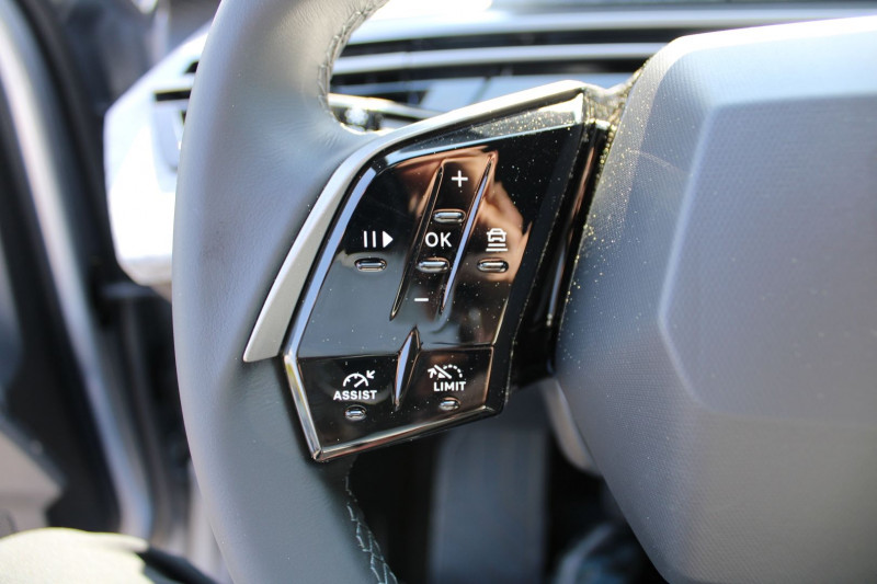 Photo 10 de l'offre de PEUGEOT 3008 PHASE 5 ALLURE 145 CV HYBRIDE GPS 3D CAMÃRA USB JA 19 FULL LED I-COKPIT BOITE AUTO DSC-6 à 33990€ chez Bougel transactions