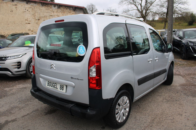 Photo 3 de l'offre de CITROEN BERLINGO TPMR 1L6 HDI 90 CV CONFORT CLIM  FAUTEUIL ROULANT ET PERSONNE A MOBILITÃ RÃDUITE à 11900€ chez Bougel transactions