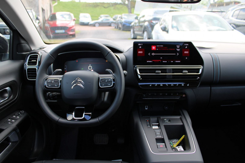 Photo 11 de l'offre de CITROEN C5 AIRCROSS II MAX 145 CV HYBRIDE GPS 3D CAMÃRA FULL LED RE USB JA 19 I-COKPIT BOITE AUTO DCS-6 à 31500€ chez Bougel transactions