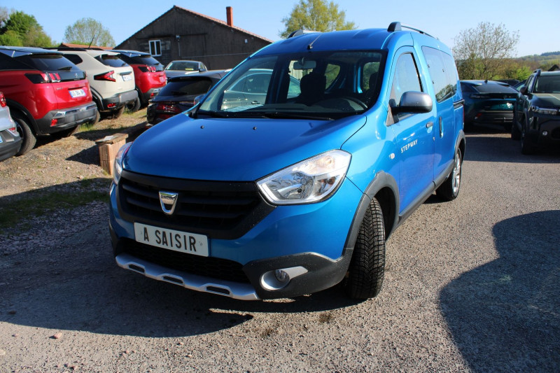 Photo 4 de l'offre de DACIA DOKKER STEPWAY 1L5 DCI GPS USB MÃDIA CLIMAT RÃGULATEUR BLUETOOTH JANTES ALU  ORDI  ABS à 11800€ chez Bougel transactions