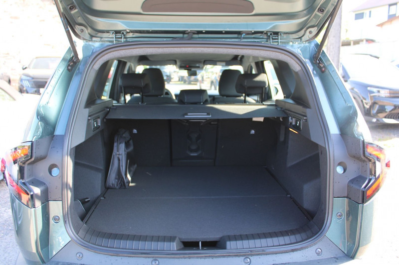 Photo 6 de l'offre de DACIA BIGSTER TCE 140 CV EXPRESSION MILD HYBRIDE GPS CARPLAY CAMÃRA JA 17 RE FULL LED I-COKPIT à 28500€ chez Bougel transactions