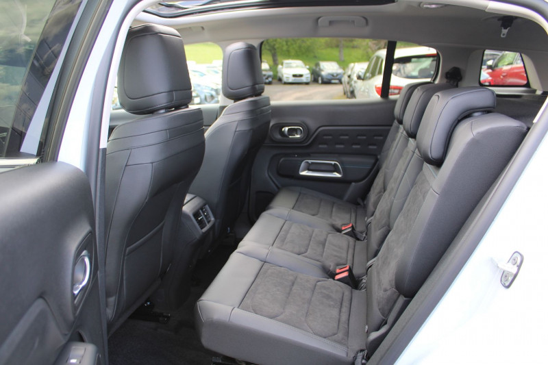Photo 10 de l'offre de CITROEN C5 AIRCROSS II MAX 145 CV HYBRIDE GPS 3D CAMÃRA FULL LED RE USB JA 19 I-COKPIT BOITE AUTO DCS-6 à 31500€ chez Bougel transactions