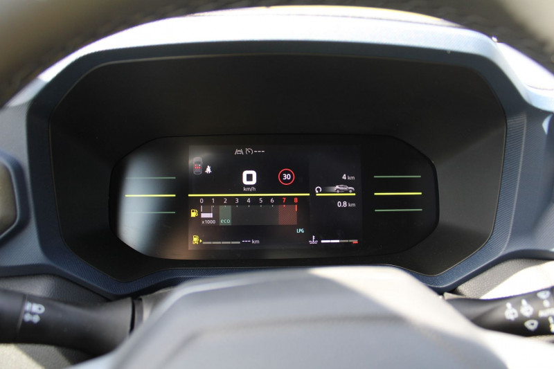 Photo 17 de l'offre de DACIA DUSTER VI ECO GPL 100 CV JOURNEY GPS 3D I-COKPIT CAMÃRA 360Â° JA 18 FULL LED USB RÃGULATEUR à 24900€ chez Bougel transactions