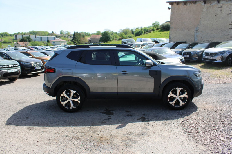 Photo 5 de l'offre de DACIA DUSTER VI ECO GPL 100 CV JOURNEY GPS 3D I-COKPIT CAMÃRA 360Â° JA 18 FULL LED USB RÃGULATEUR à 24900€ chez Bougel transactions