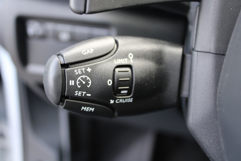 Photo 14 de l'offre de CITROEN C5 AIRCROSS II MAX 145 CV HYBRIDE GPS 3D CAMÃRA FULL LED RE USB JA 19 I-COKPIT BOITE AUTO DCS-6 à 31500€ chez Bougel transactions