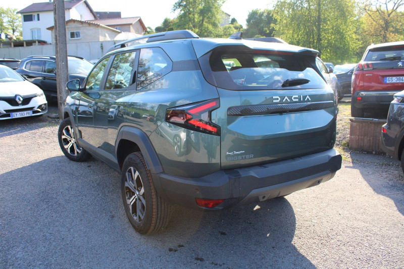 Photo 3 de l'offre de DACIA BIGSTER TCE 140 CV EXPRESSION MILD HYBRIDE GPS CARPLAY CAMÃRA JA 17 RE FULL LED I-COKPIT à 28500€ chez Bougel transactions