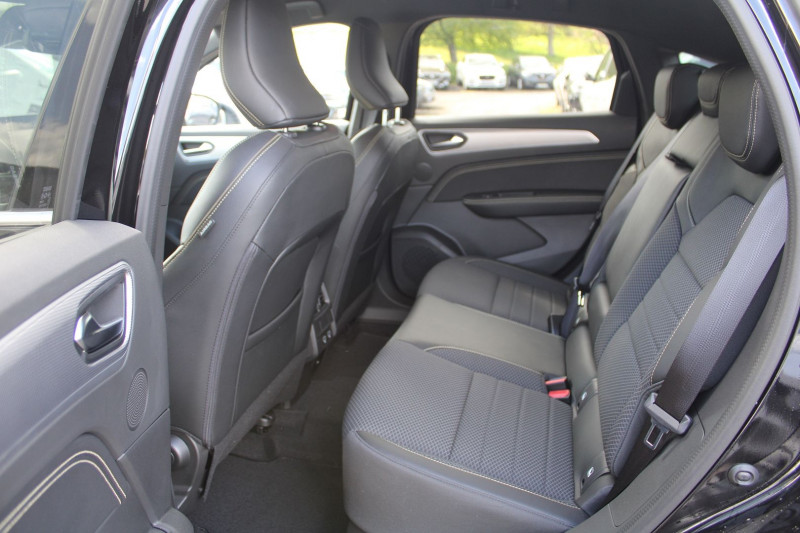 Photo 9 de l'offre de RENAULT ARKANA II TECHNO 145 CV FULL HYBRIDE GPS 3D CAMÃRA USB JA 18 FULL LED I-COKPIT BOITE AUTO à 28900€ chez Bougel transactions