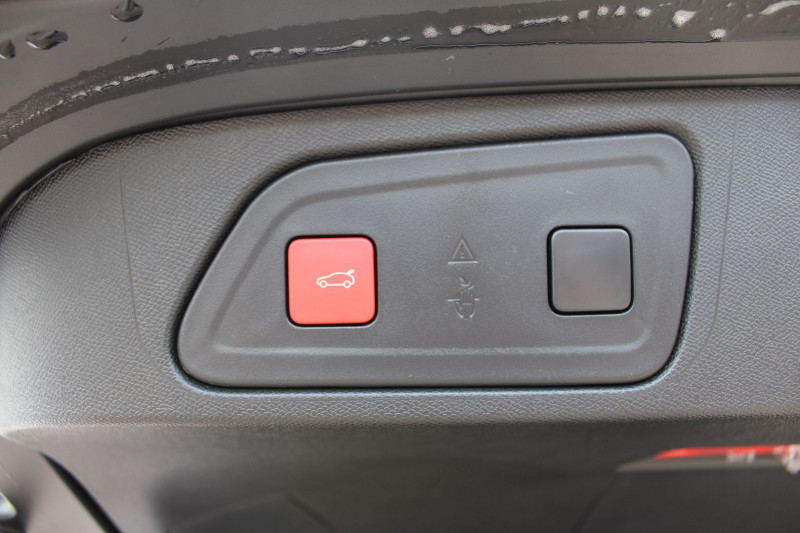 Photo 7 de l'offre de CITROEN C5 AIRCROSS II MAX 145 CV HYBRIDE GPS 3D CAMÃRA FULL LED RE USB JA 19 I-COKPIT BOITE AUTO DCS-6 à 31500€ chez Bougel transactions