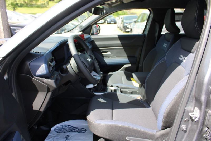 Photo 8 de l'offre de DACIA DUSTER VI ECO GPL 100 CV JOURNEY GPS 3D I-COKPIT CAMÃRA 360Â° JA 18 FULL LED USB RÃGULATEUR à 24900€ chez Bougel transactions