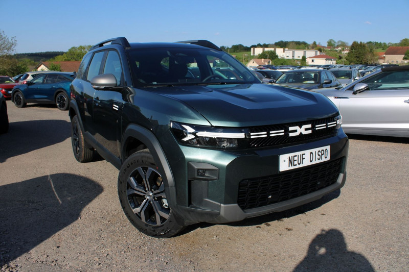 Photo 1 de l'offre de DACIA BIGSTER TCE 140 CV EXPRESSION MILD HYBRIDE GPS CARPLAY CAMÃRA JA 17 RE FULL LED I-COKPIT à 28500€ chez Bougel transactions