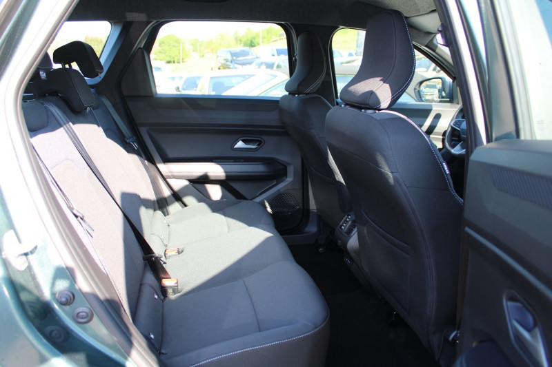 Photo 9 de l'offre de DACIA BIGSTER TCE 140 CV EXPRESSION MILD HYBRIDE GPS CARPLAY CAMÃRA JA 17 RE FULL LED I-COKPIT à 28500€ chez Bougel transactions