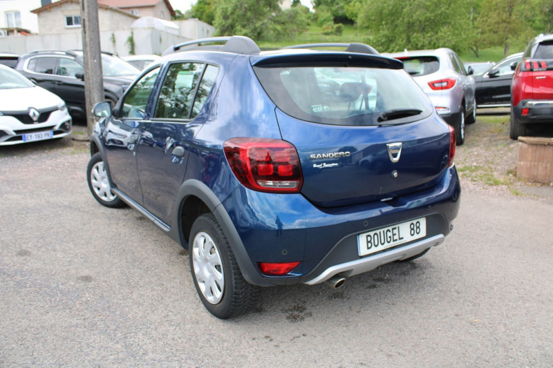 Photo 3 de l'offre de DACIA SANDERO III STEPWAY BLUE DCI 95 CV PRESTIGE GPS 3D CLIM CAMÃRA MP3 USB BLUETOOTH RÃGULATEUR à 11990€ chez Bougel transactions