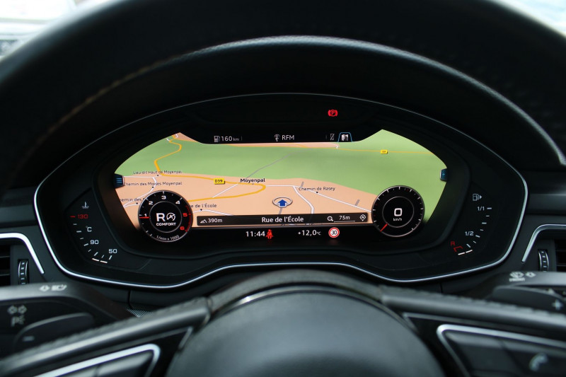 Photo 18 de l'offre de AUDI A4 AVANT 2L TDI 190 CV BUSINESS LINE GPS 3D USB FULL LED JA 17 BLUETOOTH BOITE S-TRONIC-7 à 18990€ chez Bougel transactions
