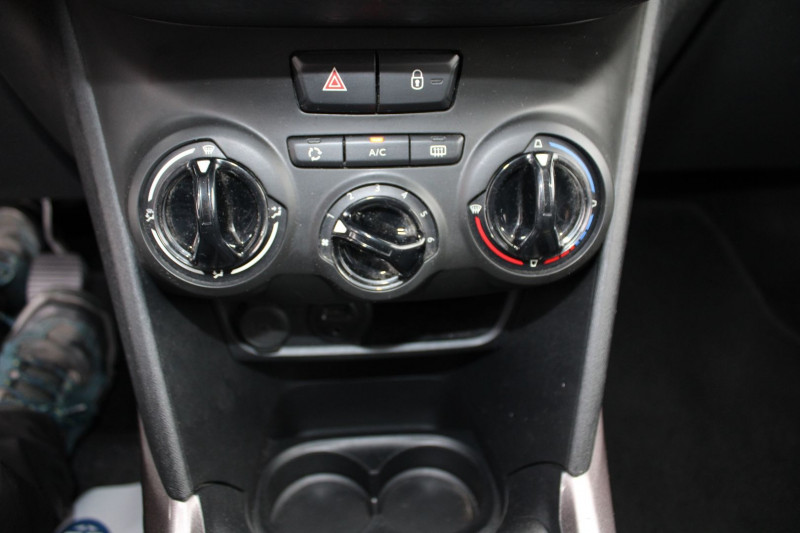 Photo 14 de l'offre de PEUGEOT 2008 STYLE 1L6 HDI 100 CV ÃCRAN TACTILE CLIM MP3 USB JA 16 RADAR BLUETOOTH RÃGULATEUR à 11500€ chez Bougel transactions