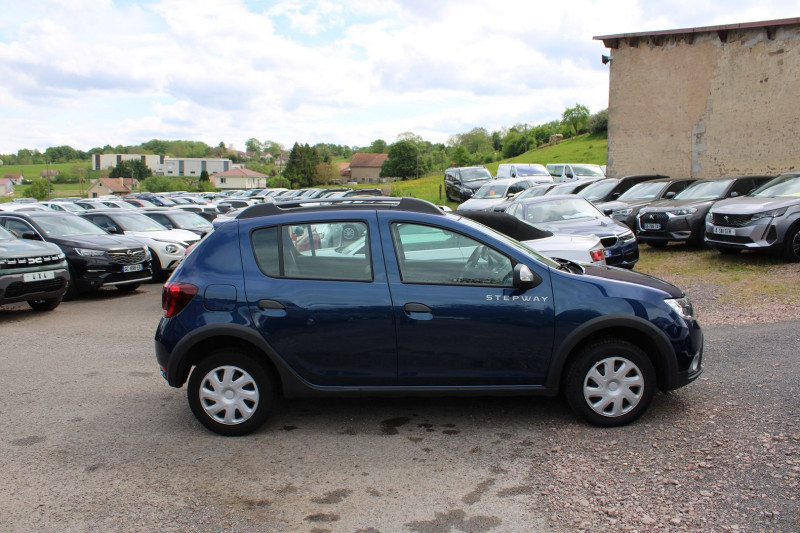 Photo 5 de l'offre de DACIA SANDERO III STEPWAY BLUE DCI 95 CV PRESTIGE GPS 3D CLIM CAMÃRA MP3 USB BLUETOOTH RÃGULATEUR à 11990€ chez Bougel transactions
