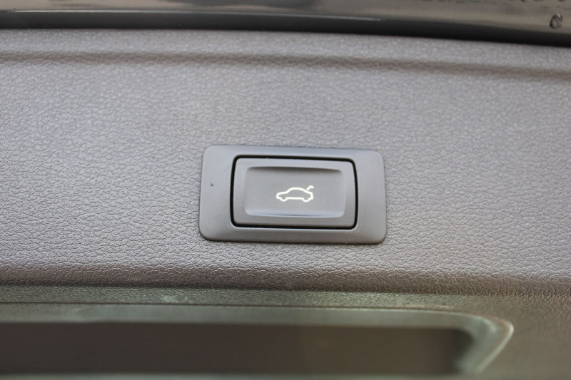 Photo 7 de l'offre de AUDI A4 AVANT 2L TDI 190 CV BUSINESS LINE GPS 3D USB FULL LED JA 17 BLUETOOTH BOITE S-TRONIC-7 à 18990€ chez Bougel transactions