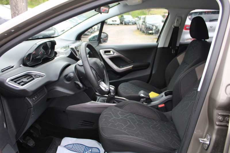 Photo 8 de l'offre de PEUGEOT 2008 STYLE 1L6 HDI 100 CV ÃCRAN TACTILE CLIM MP3 USB JA 16 RADAR BLUETOOTH RÃGULATEUR à 11500€ chez Bougel transactions