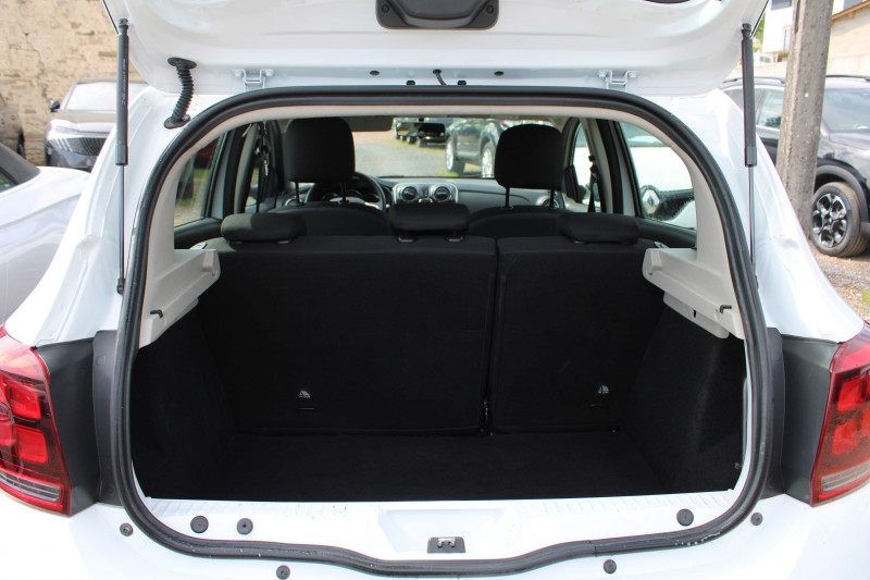 Photo 7 de l'offre de DACIA SANDERO III LAURÃATE DCI 75 DIESEL GPS USB CLIMAT BLUETOOTH RÃGULATEUR LEDS ABS ACCOUDOIR à 11400€ chez Bougel transactions