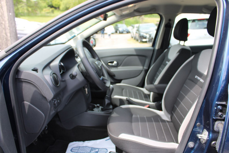 Photo 7 de l'offre de DACIA SANDERO III STEPWAY BLUE DCI 95 CV PRESTIGE GPS 3D CLIM CAMÃRA MP3 USB BLUETOOTH RÃGULATEUR à 11990€ chez Bougel transactions