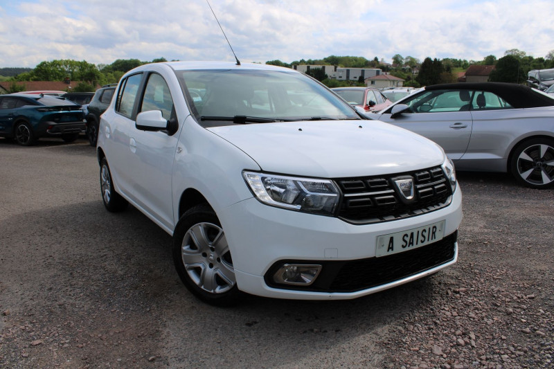Photo 1 de l'offre de DACIA SANDERO III LAURÃATE DCI 75 DIESEL GPS USB CLIMAT BLUETOOTH RÃGULATEUR LEDS ABS ACCOUDOIR à 11400€ chez Bougel transactions