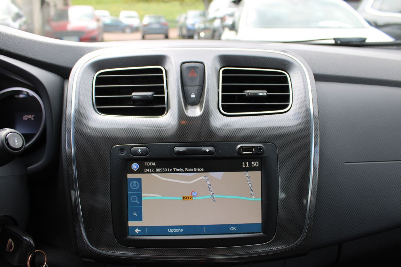 Photo 10 de l'offre de DACIA SANDERO III STEPWAY BLUE DCI 95 CV PRESTIGE GPS 3D CLIM CAMÃRA MP3 USB BLUETOOTH RÃGULATEUR à 11990€ chez Bougel transactions