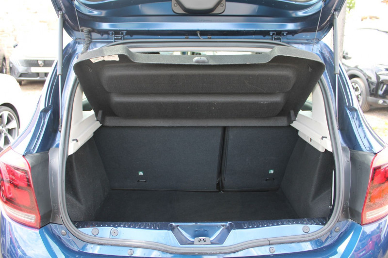 Photo 6 de l'offre de DACIA SANDERO III STEPWAY BLUE DCI 95 CV PRESTIGE GPS 3D CLIM CAMÃRA MP3 USB BLUETOOTH RÃGULATEUR à 11990€ chez Bougel transactions