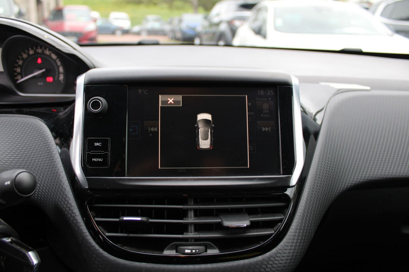 Photo 13 de l'offre de PEUGEOT 2008 STYLE 1L6 HDI 100 CV ÃCRAN TACTILE CLIM MP3 USB JA 16 RADAR BLUETOOTH RÃGULATEUR à 11500€ chez Bougel transactions