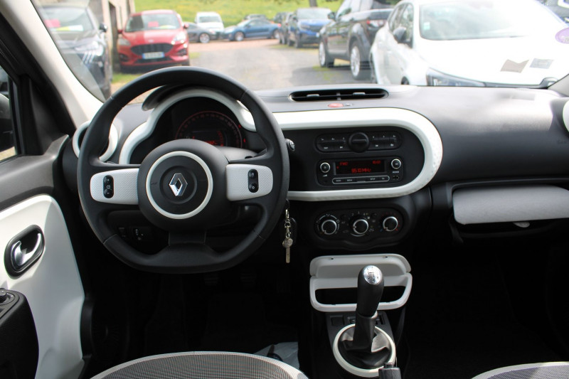 Photo 9 de l'offre de RENAULT TWINGO 4 SCE 70 CV LIMITED ESSENCE CLIM AUDIO MP3 RADAR RE USB BLUETOOTH LIMITEUR BECQUET à 9500€ chez Bougel transactions