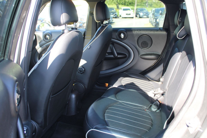 Photo 9 de l'offre de MINI COUNTRYMAN COOPER SD 143 CV DIESEL "ALL4" GPS 3D XÃNON+LED JA 18 TOIT PANO USB RÃGULATEUR à 13500€ chez Bougel transactions