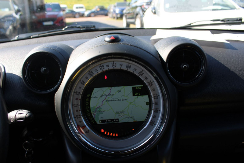 Photo 13 de l'offre de MINI COUNTRYMAN COOPER SD 143 CV DIESEL "ALL4" GPS 3D XÃNON+LED JA 18 TOIT PANO USB RÃGULATEUR à 13500€ chez Bougel transactions