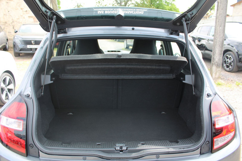 Photo 6 de l'offre de RENAULT TWINGO 4 SCE 70 CV LIMITED ESSENCE CLIM AUDIO MP3 RADAR RE USB BLUETOOTH LIMITEUR BECQUET à 9500€ chez Bougel transactions