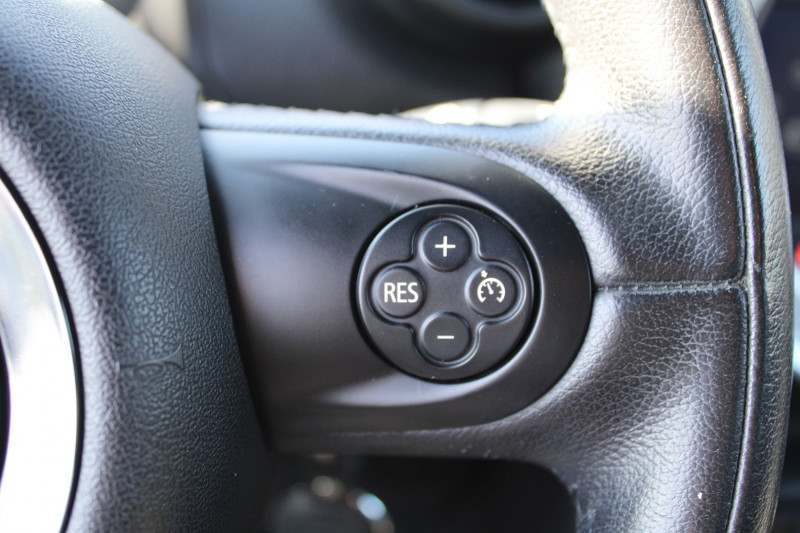 Photo 12 de l'offre de MINI COUNTRYMAN COOPER SD 143 CV DIESEL "ALL4" GPS 3D XÃNON+LED JA 18 TOIT PANO USB RÃGULATEUR à 13500€ chez Bougel transactions