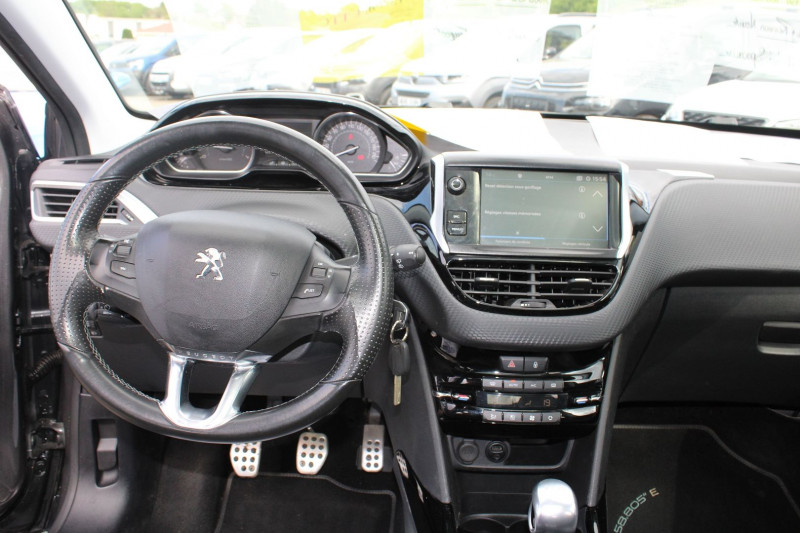 Photo 8 de l'offre de PEUGEOT 2008 II CROSSWAY 130 CV ESSENCE GPS 3D CAMÃRA TOIT PANO USB JA 17 BLUETOOTH RÃGULATEUR à 13990€ chez Bougel transactions