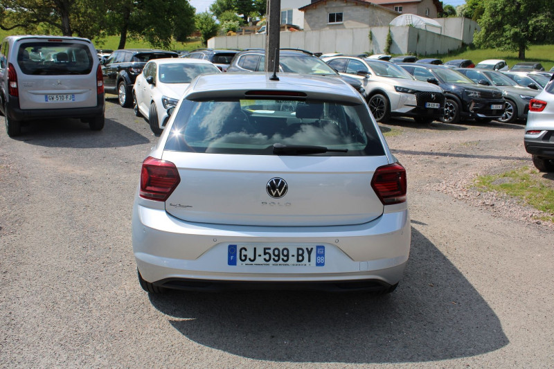 Photo 4 de l'offre de VOLKSWAGEN POLO 8 CONFORTLINE ESSENCE TSI 95 CV GPS CARPLAY MP3 RADAR JA 15 USB BLUETOOTH LIMITEUR à 17990€ chez Bougel transactions