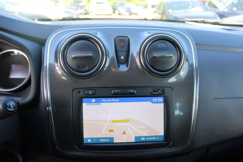 Photo 10 de l'offre de DACIA SANDERO III STEPWAY ECO-GPL 100 CV PRESTIGE CLIM GPS 3D CAMÃRA MP3 USB BLUETOOTH RÃGULATEUR à 10990€ chez Bougel transactions