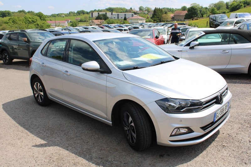 Photo 1 de l'offre de VOLKSWAGEN POLO 8 CONFORTLINE ESSENCE TSI 95 CV GPS CARPLAY MP3 RADAR JA 15 USB BLUETOOTH LIMITEUR à 17990€ chez Bougel transactions
