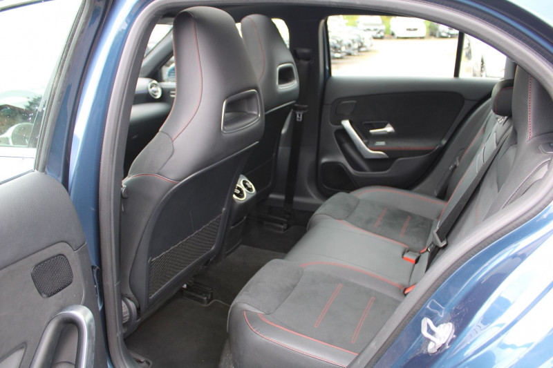 Photo 11 de l'offre de MERCEDES-BENZ CLASSE A (W177) 160 AMG LINE SPORT EDITION GPS 3D CAMÃRA FULL LED USB JA 17 TOIT PANO I-COKPIT à 18990€ chez Bougel transactions