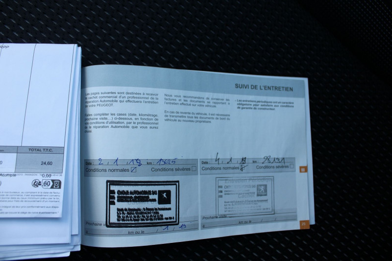 Photo 13 de l'offre de PEUGEOT 208 II ALLURE 110 CV ESSENCE GPS CARPLAY AUDIO MP3 RADAR USB JA 16 BLUETOOTH RÃGULATEUR à 8500€ chez Bougel transactions