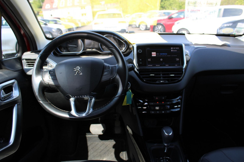 Photo 10 de l'offre de PEUGEOT 2008 II 1L5 BLUEHDI 120 CV ALLURE EAT6 BOITE AUTO GPS USB RÃGULATEUR BLUETOOTH CUIR LEDS à 11800€ chez Bougel transactions