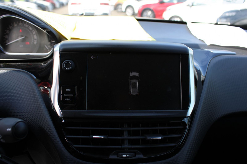 Photo 13 de l'offre de PEUGEOT 2008 II 1L5 BLUEHDI 120 CV ALLURE EAT6 BOITE AUTO GPS USB RÃGULATEUR BLUETOOTH CUIR LEDS à 11800€ chez Bougel transactions