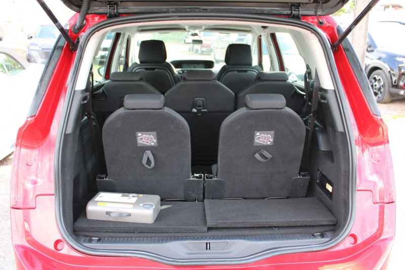 Photo 6 de l'offre de CITROEN GRAND C4 PICASSO II 2L HDI 150 CV BUISNESS "7 PLACES" GPS 3D CAMÃRA USB JA 17 BLUETOOTH RÃGULATEUR à 11990€ chez Bougel transactions